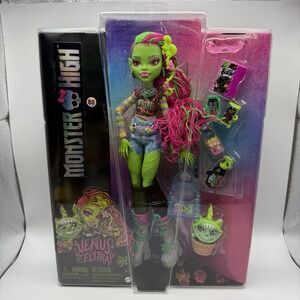 Monster High Venus McFlytrap W/Chewlian 12" Doll + Clothing & Accessories NIB
